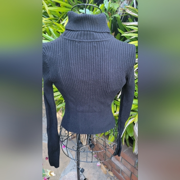 Black ribbed turtleneck - Picture 2 of 3